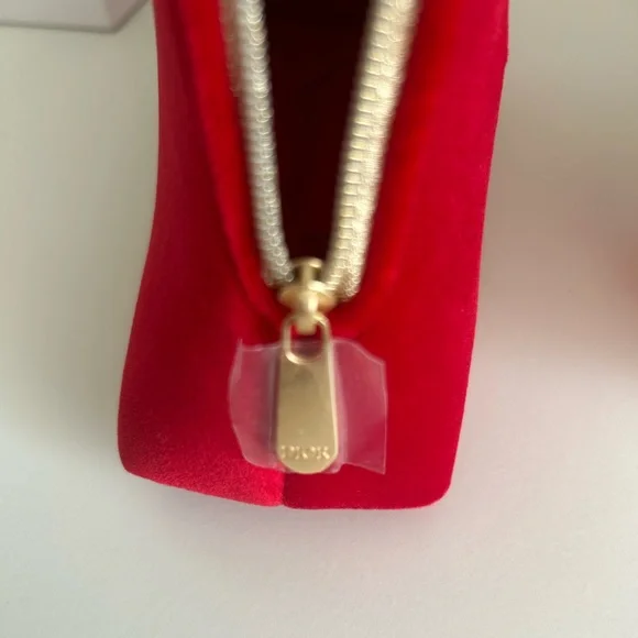 SOLD- Dior Beauty Bag - Picture 3 of 4